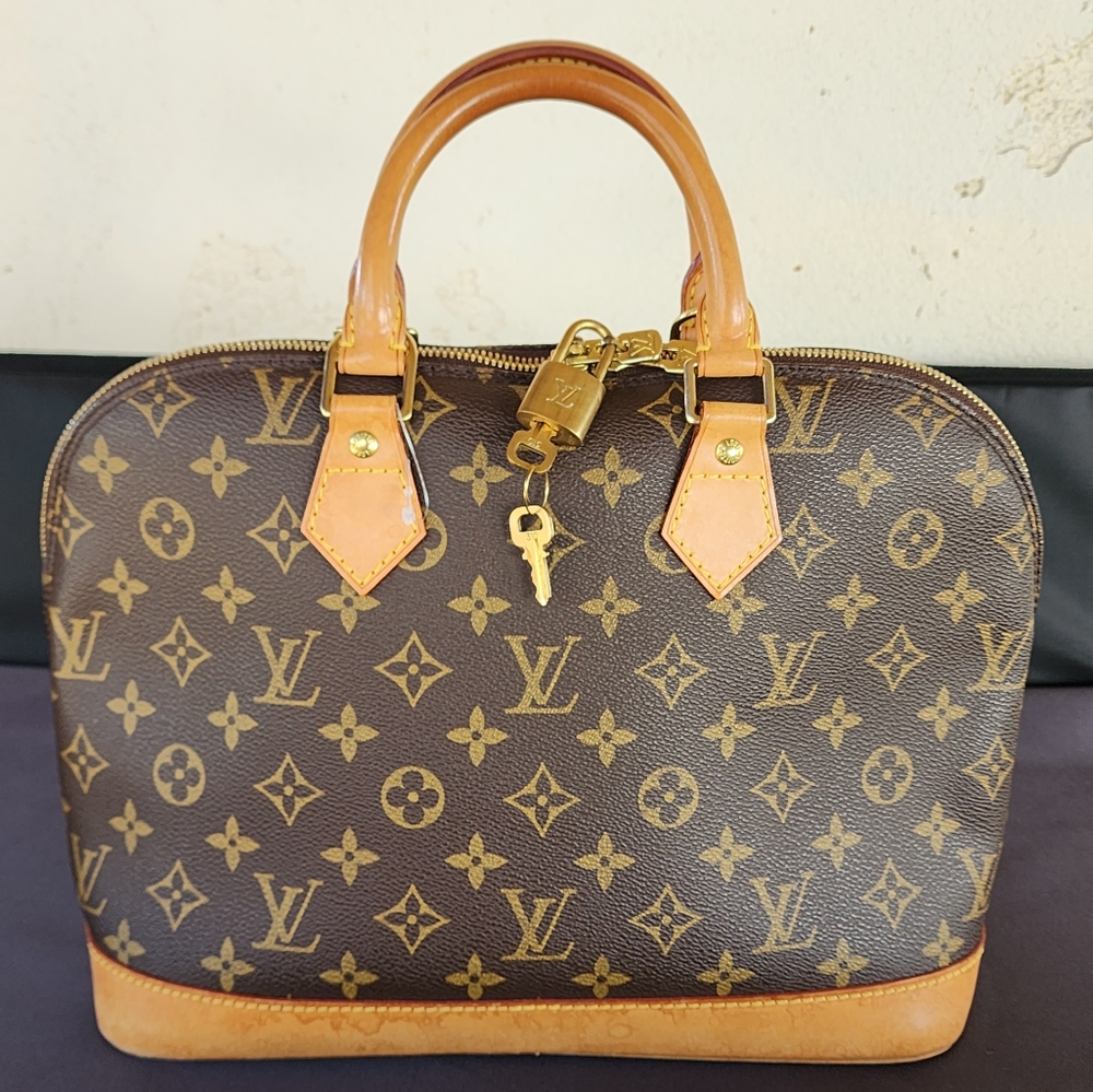 Authentic Louis Vuitton Alma Pm
